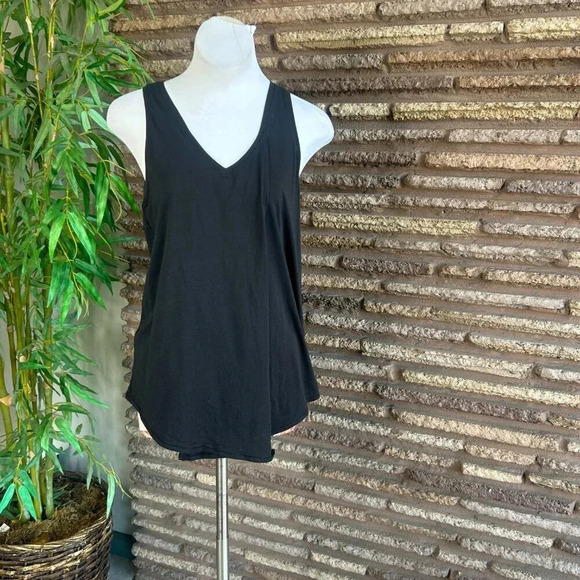 Lululemon Black V Neck Split Side Front Sleeveless Muscle Tank Size 6 - Picture 6 of 6